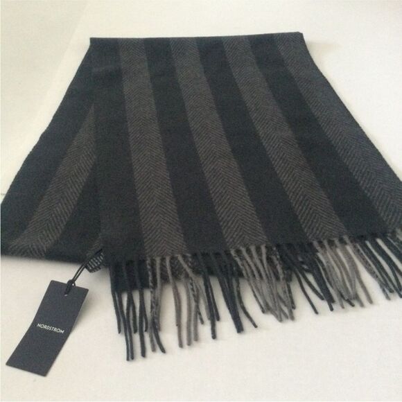 Nordstrom Black and Gray Men's Scarf - Picture 3 of 10